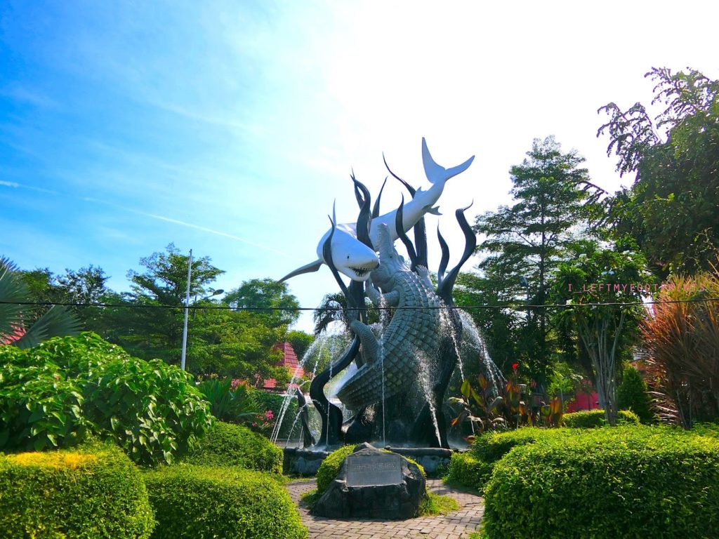 Patung Sura dan Buaya